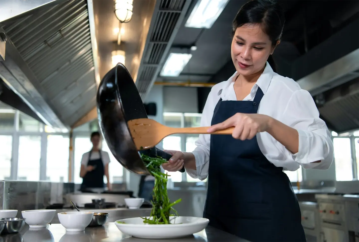 Cooking class atmosphere, Is to work closely with a chef